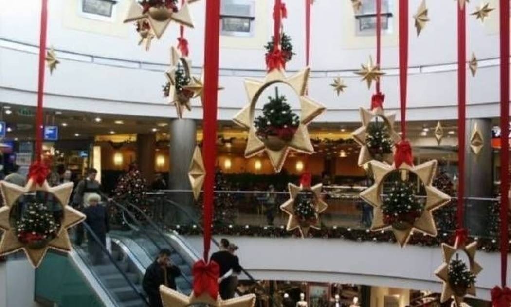Το εορταστικό ωράριο των καταστημάτων