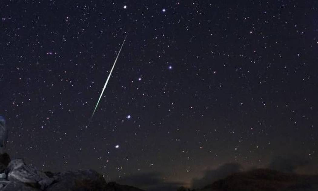 Ένα παιδί κοιτάει τα άστρα … για μετεωρίτες