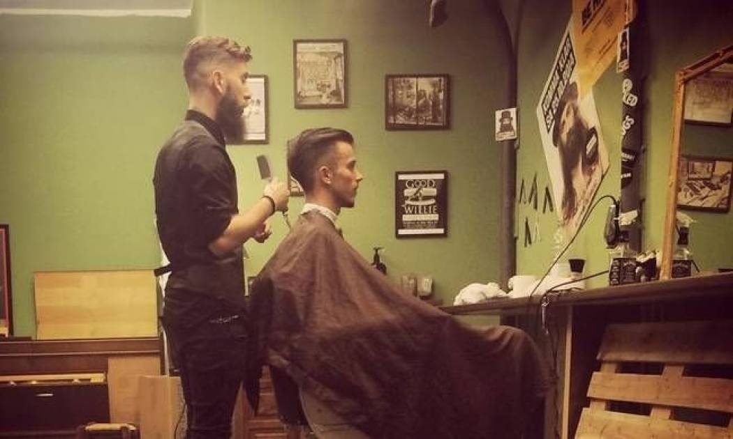 Ο Έλληνας μπαρμπέρης που έχει τρελάνει τους Γερμανούς (pics)