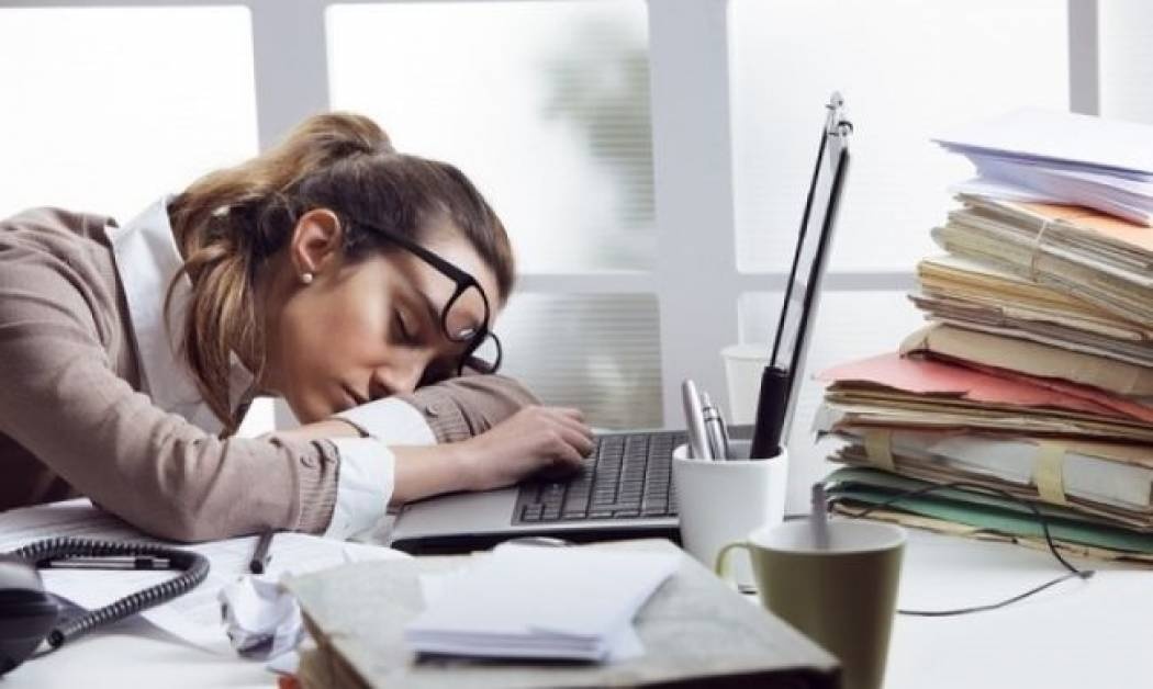 Εξάντληση και συνεχής κούραση; Αυτές είναι οι πιθανές αιτίες