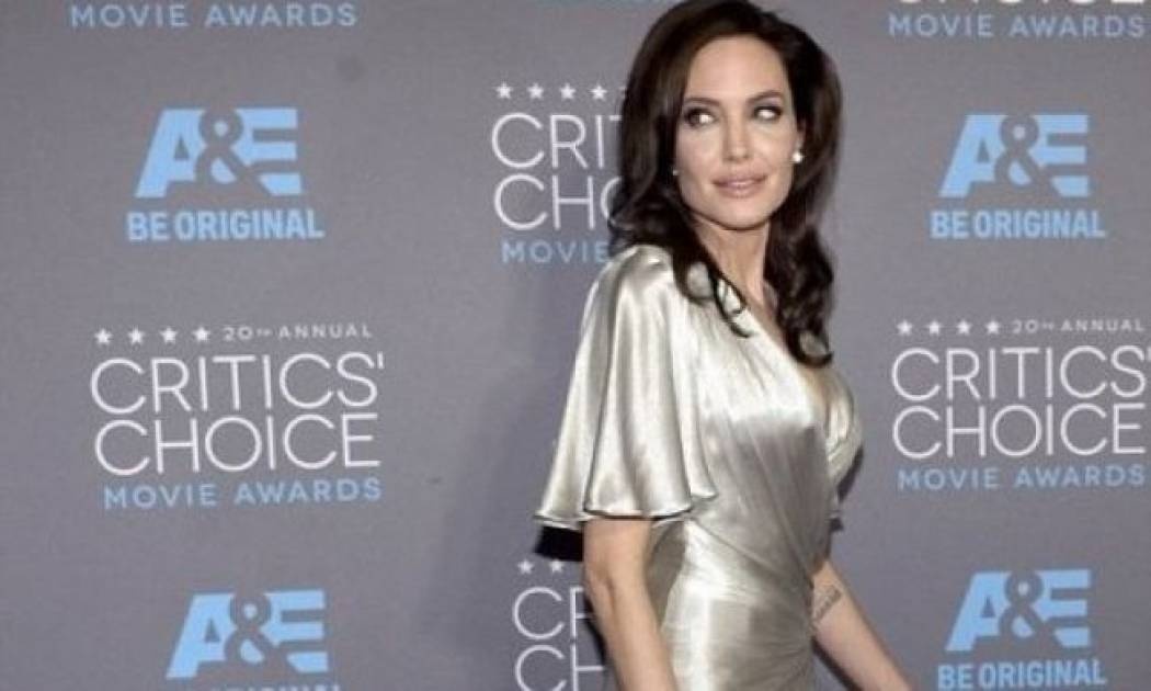 Ποιος νοιάζεται για τα Oscar; Η Angelina Jolie έλαβε τον μεγαλύτερο τίτλο της καριέρας της