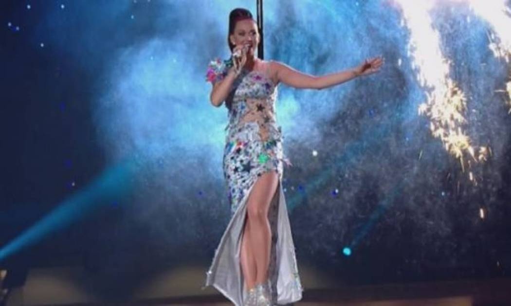 Super Bowl XLIX: Εντυπωσιακή η Katy Perry (video+photos)