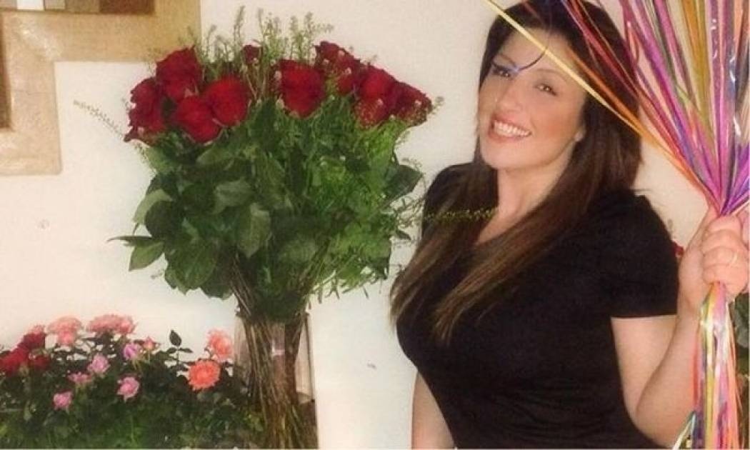 Έλενα Παπαρίζου: Απέλυσε το παρεάκι απο δίπλα της αλλά το ρετούς… ρετούς (Nassos blog)