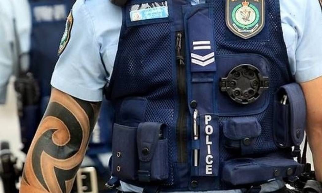 Ένστολοι: Νέες αποφάσεις για τα τατουάζ