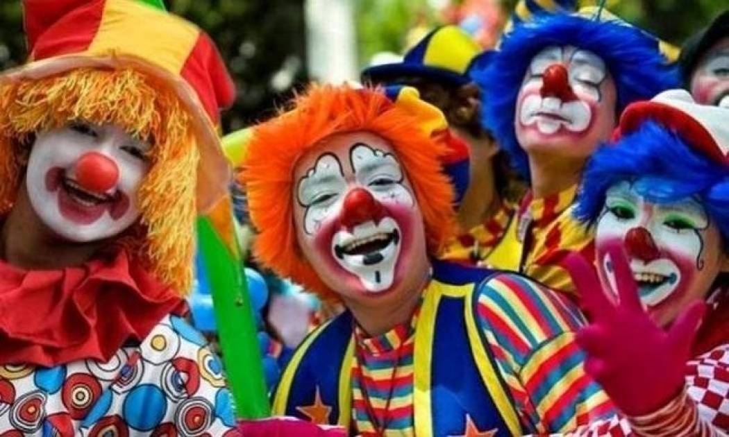 Προς όλους τους γονείς: Τι πρέπει να προσέξετε προτού επιλέξετε αποκριάτικη στολή για το παιδί σας!