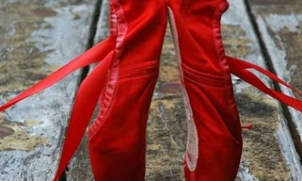 «Χτίσε»το σώμα σου με κλασικό χορό (δηλαδή ξαναβάλε τις πουέντ σου)!