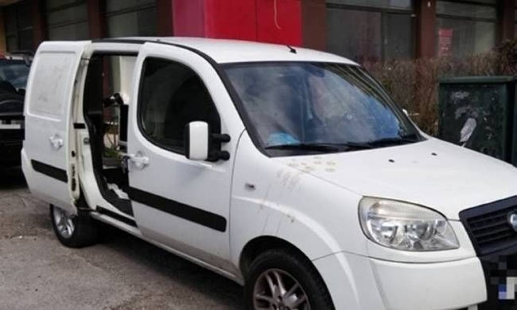 Αυτό είναι το βαν - παγίδα του 40χρονου παιδόφιλου (photos)