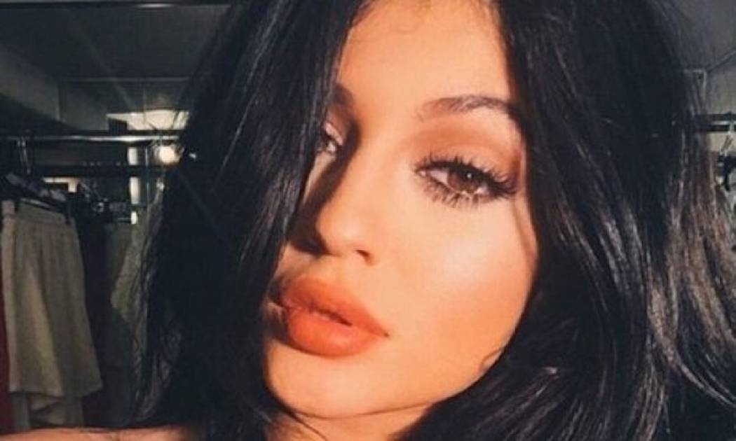 Oι φωτογραφίες της ντροπής: Δείτε την Kylie Jenner άβαφη και δυστυχώς... παραμορφωμένη