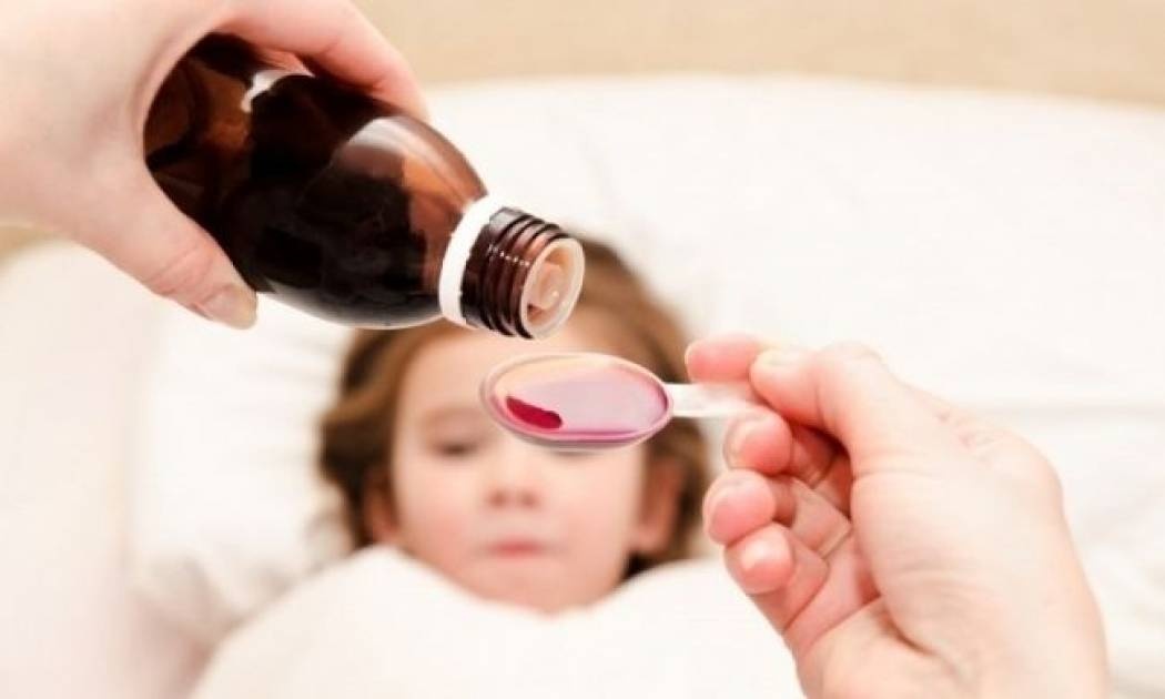SOS παιδιάτρων: Μην δίνετε στα παιδιά τα φάρμακα με κουταλάκι
