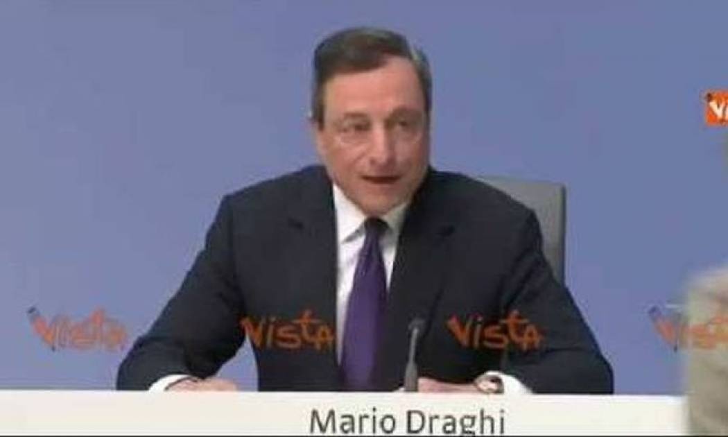 Διαδηλώτρια επιτέθηκε στον Μάριο Ντράγκι (photos & video)