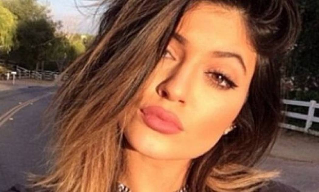 Την αντιγράφει ξανά! Έχει η Kylie Jenner… εμμονή με την αδερφή της;