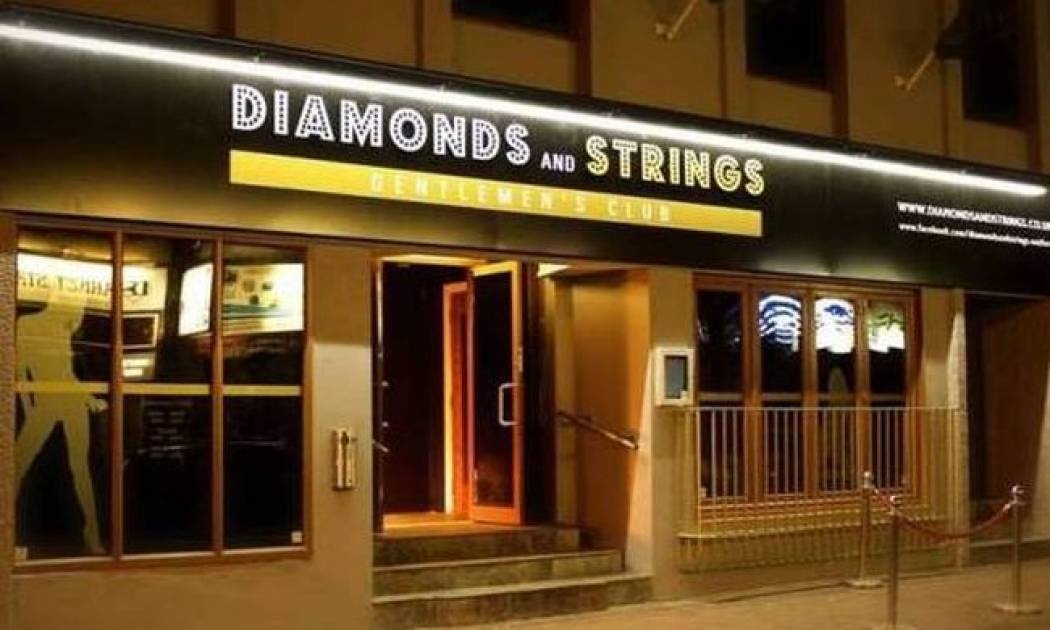 Δείτε τι λογαριασμό έκανε σε... στριπτιζάδικο