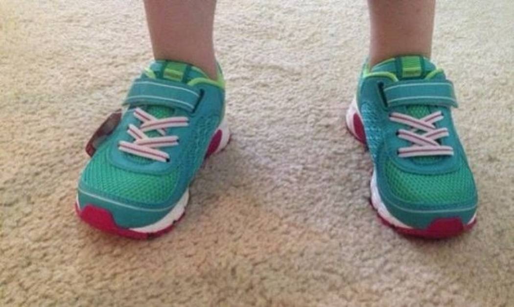 «Πώς επιλέγω τα σωστά παιδικά παπούτσια για το παιδί μου;»