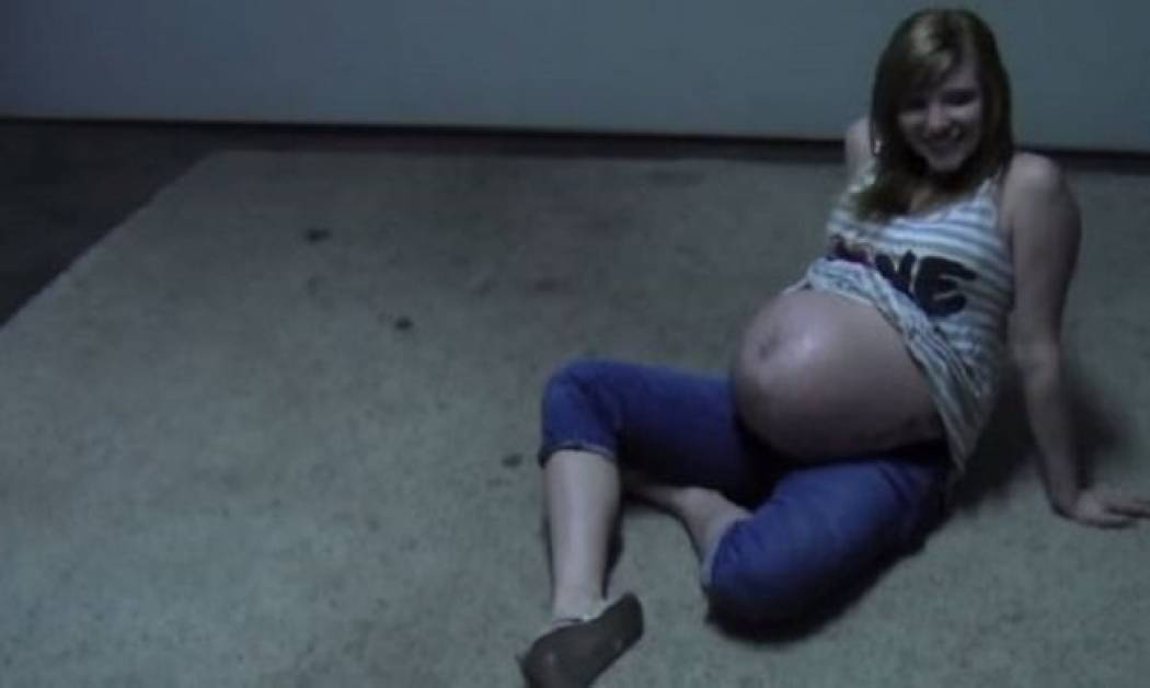 Αυτό που κάνει αυτή η έγκυος πρέπει να το δείτε, θα σας αφήσει με το στόμα ανοιχτό! (βίντεο)