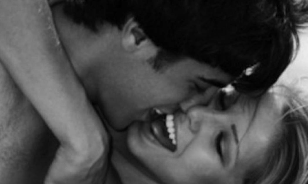 Δεν έχεις σχέση; 7 (ανατρεπτικά) πράγματα που θα σε κάνουν σέξι στα μάτια των αντρών!