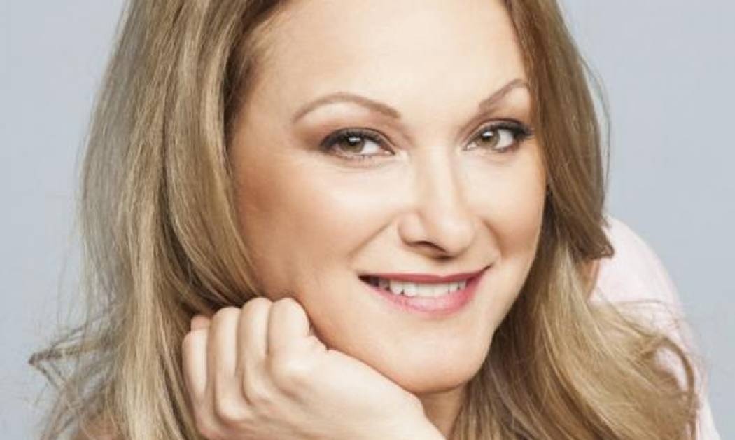 Ρένια Λουιζίδου: «Στα 49 μου υπάρχουν δουλειές μου για τις οποίες δεν καμαρώνω»