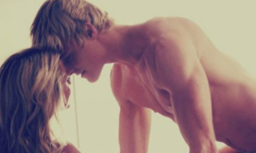 Μαραθώνιος του σεξ: Αυτό το σαββατοκύριακο μείνετε σπίτι & πειραματιστείτε