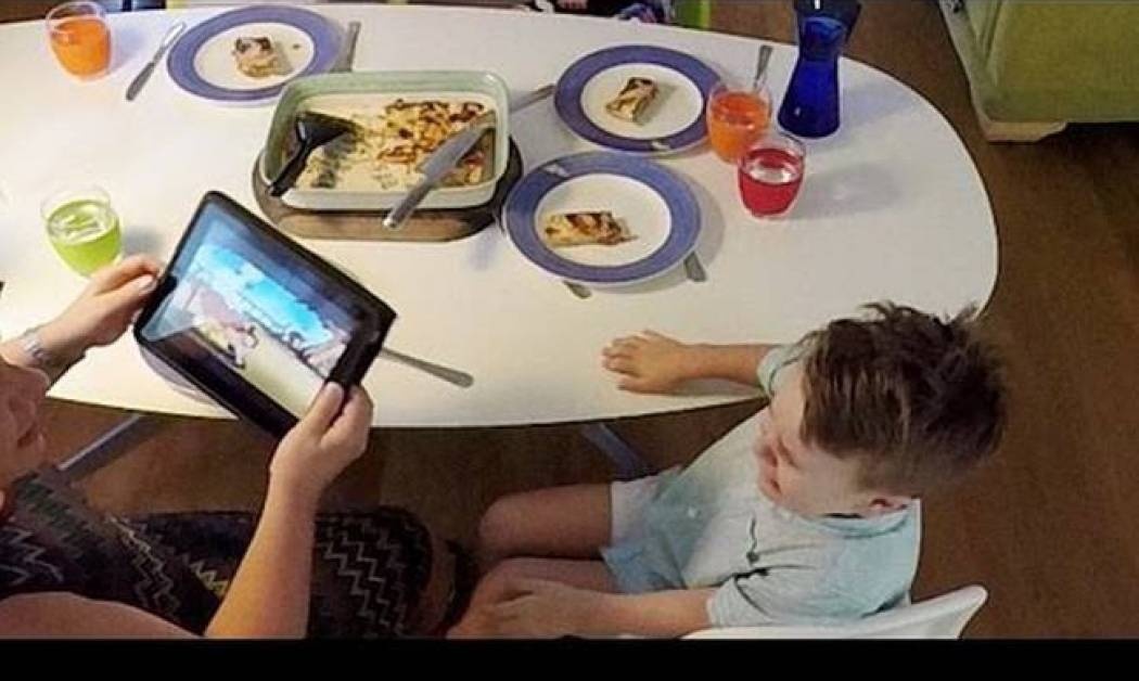 Αυτός ο μύλος πιπεριού δεν διανοείστε τι κάνει (video)