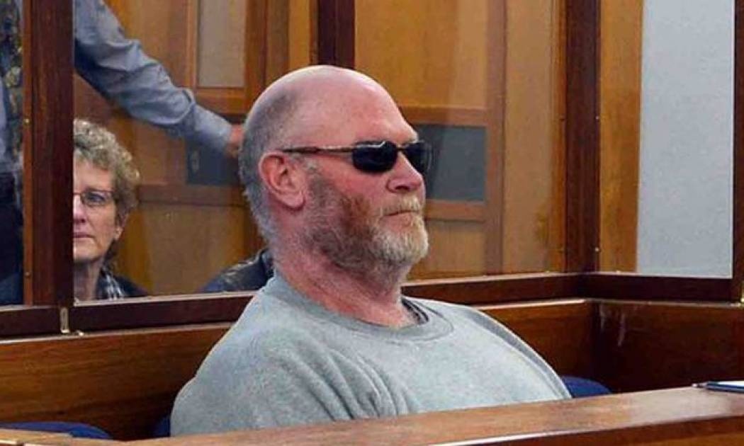 Τους έβγαζε τα δόντια με πένσα την ώρα του σεξ