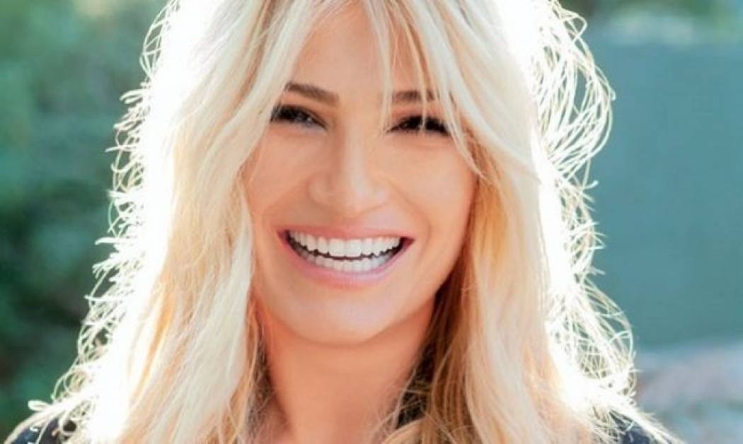 Φαίη Σκορδά: Αυτή είναι η βραδινή αγκαλιά που την τρέλανε! (εικόνα)