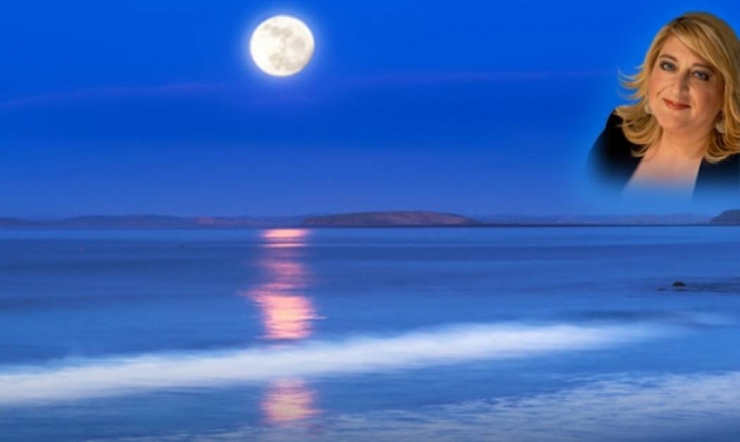 Η Πανσέληνος του Ιουλίου, από τη Μπέλλα Κυδωνάκη