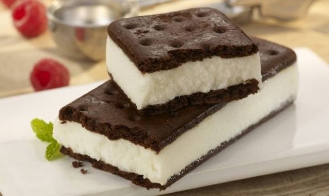 Συνταγή για εύκολο παγωτό σάντουιτς!