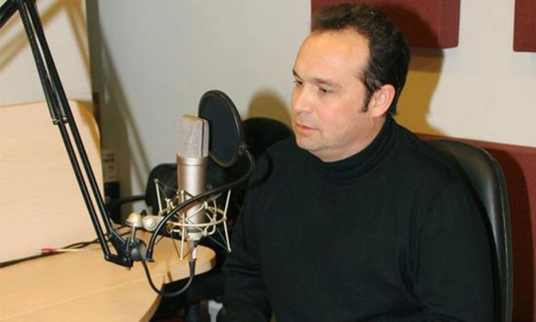 Μακεδόνας: "Όποιος λέει ότι ξέρει τα μυστικά του πετυχημένου γάμου, έχει πάρει και τέσσερα διαζυγια"