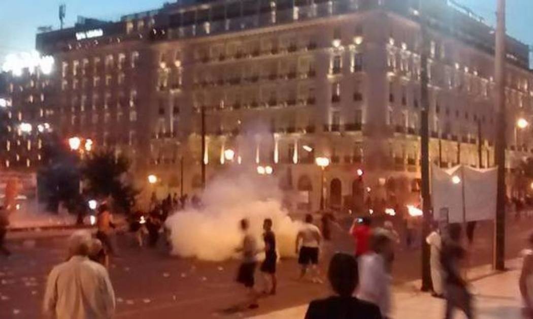 Σοβαρά επεισόδια στο Σύνταγμα (photo)