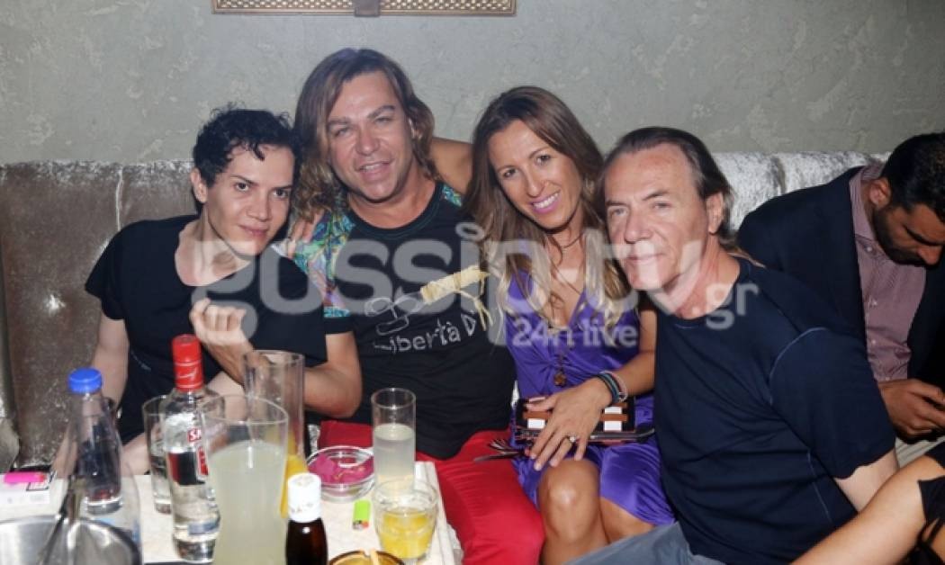 Πού συναντήθηκαν το βράδυ του Σαββάτου οι επώνυμοι;