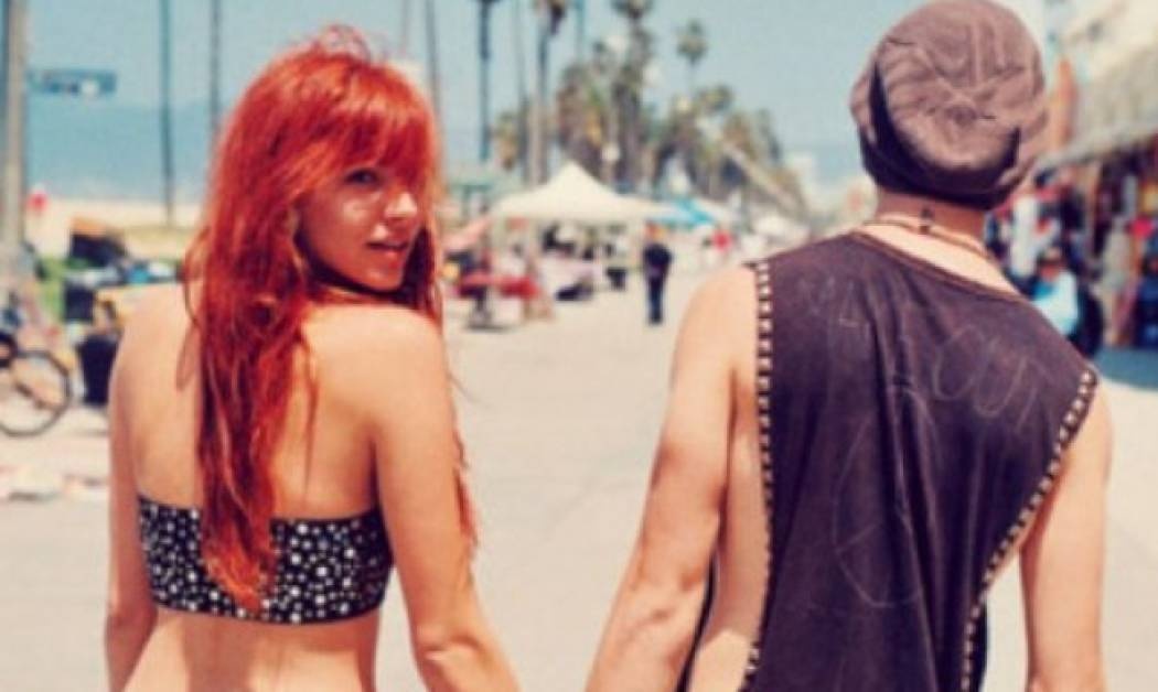 Αγάπη δίχως ζήλεια δε γίνεται αλλά εσύ το παρακάνεις!