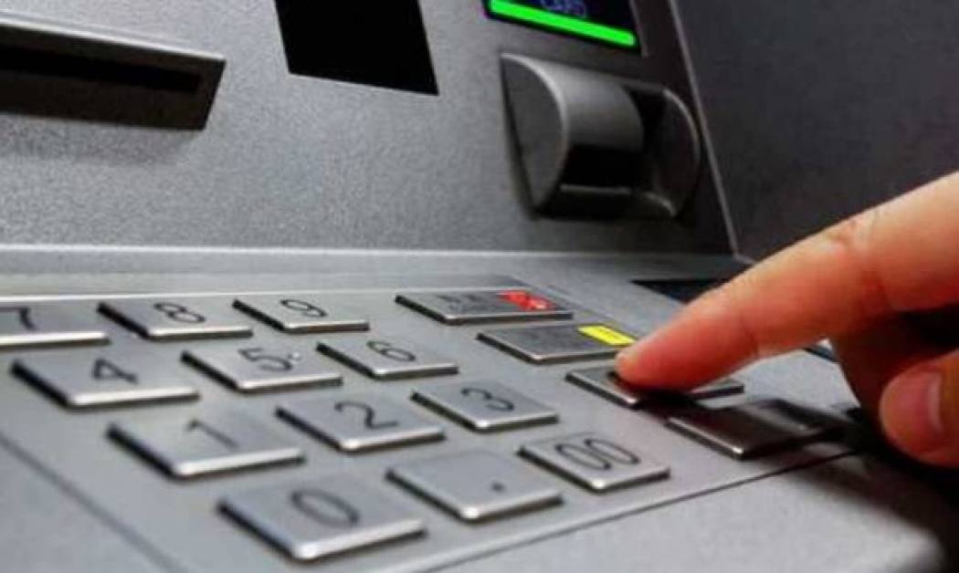 Τι ισχύει από σήμερα για τις αναλήψεις στις τράπεζες