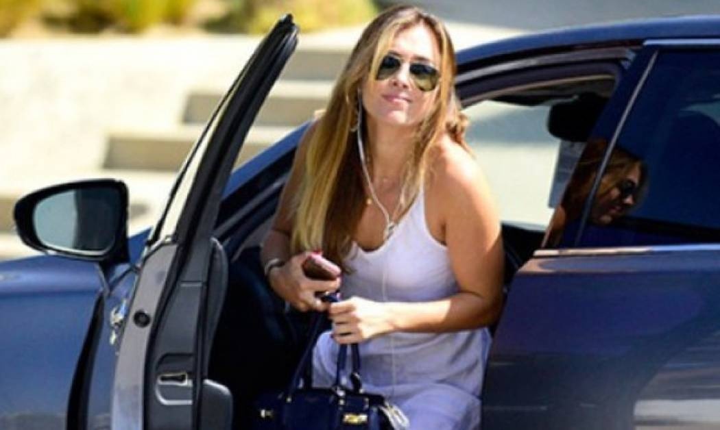 Η νταντά των Ben Affleck & Jennifer Garner φορά το μπικίνι της και κάνει διακοπές