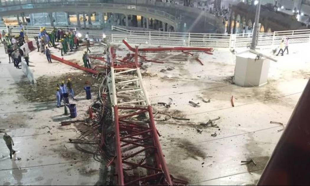 Η στιγμή της πτώσης του γερανού στο Τζαμί της Μέκκας (video)