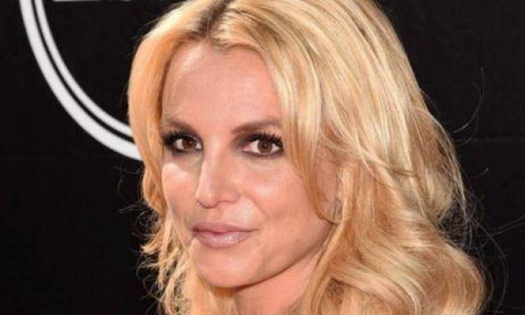 Mα πόσο αδυνάτισε: Η Britney Spears με καυτό σορτσάκι και... χωρίς ίχνος ρετούς