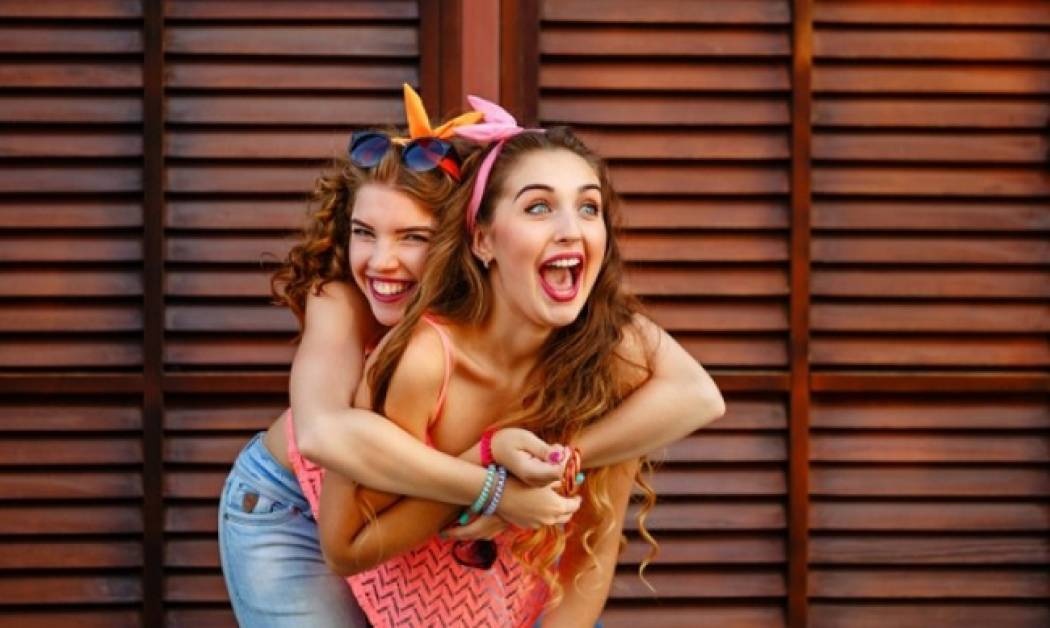 Αδυνατίστε γελώντας, συμβουλεύουν οι επιστήμονες!