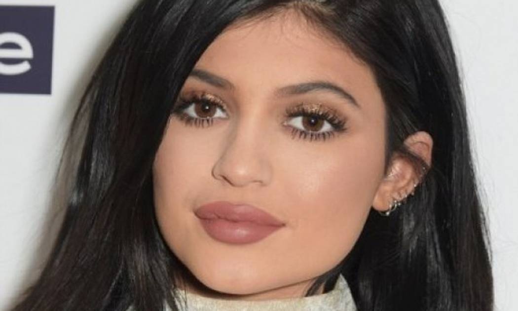 Oι προειδοποιήσεις των γιατρών για την Kylie Jenner: Γιατί έχουν ξεσηκωθεί αντιδράσεις;