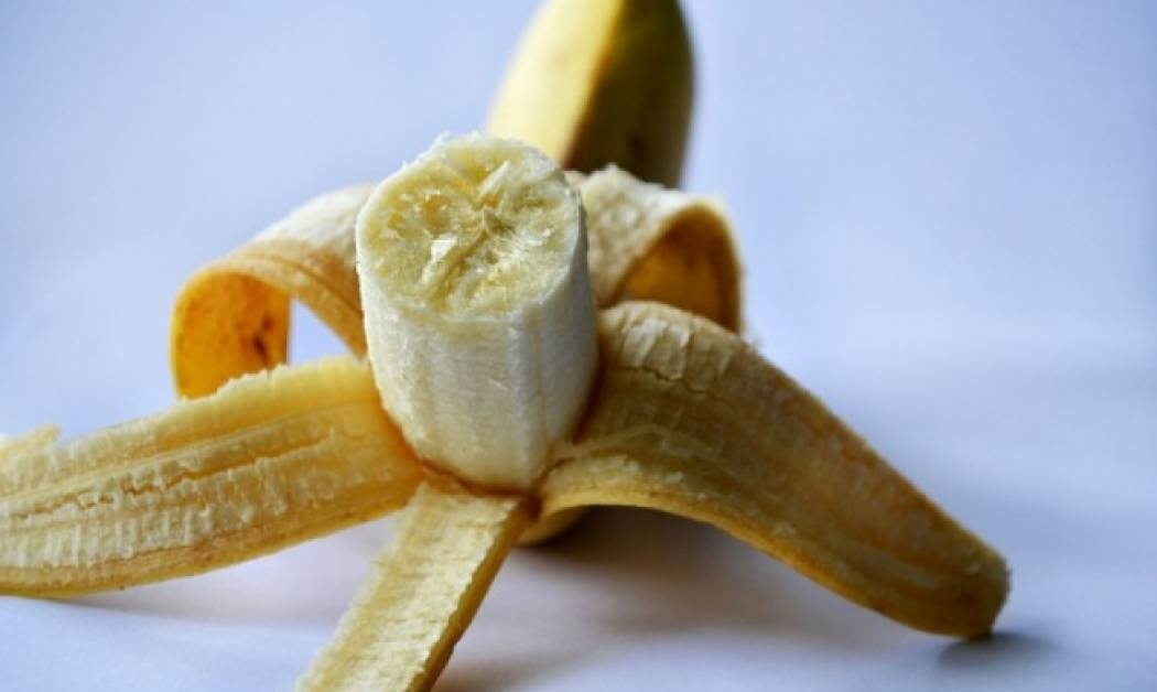 Μην πετάτε τη φλούδα της μπανάνας! Δείτε πώς θα την αξιοποιήσετε!