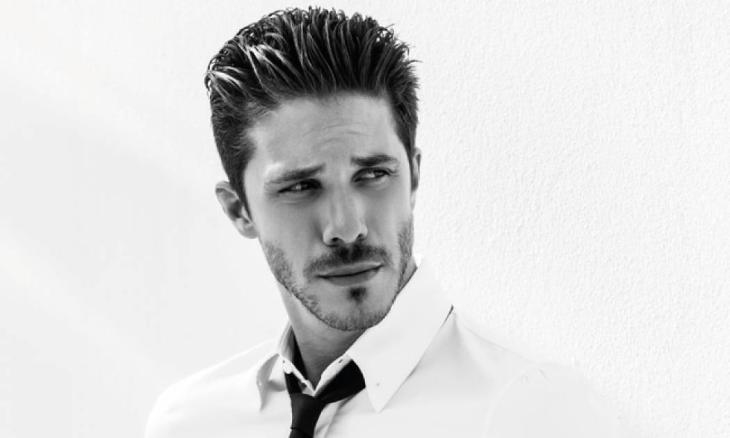 «Έσπασε» το ρεκόρ προβολών στο διαδίκτυο το νέο τραγούδι του Οικονομόπουλου