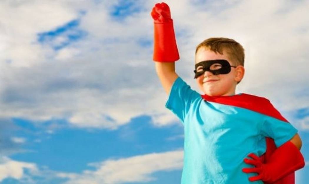 Το παιδί μου ταυτίζεται με τους εικονικούς ήρωες. Πρέπει να ανησυχώ;