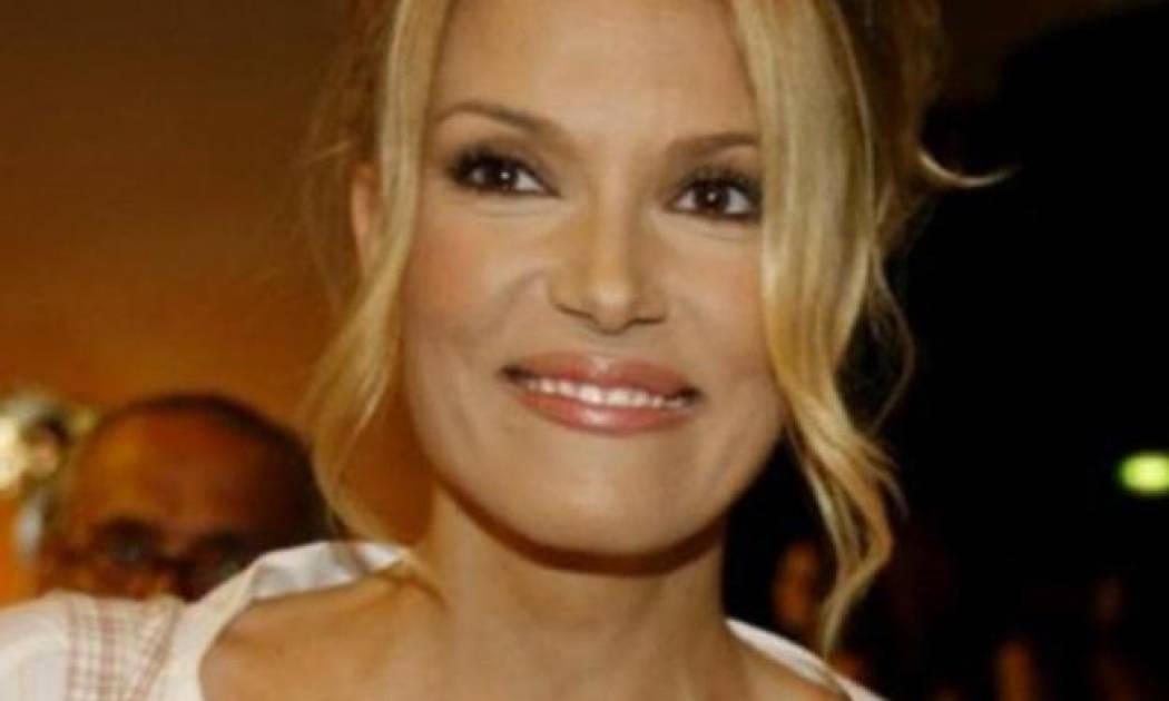 Βίκυ Καγιά: Το ταξίδι της στο Παρίσι! (φωτό)