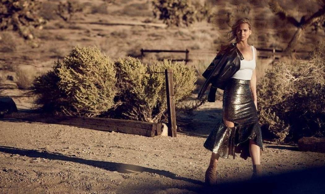 Η ατίθαση Τζένιφερ Λόρενς κοιμάται μόνη