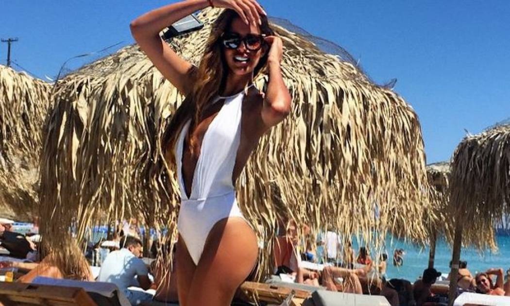 Τα... κολασμένα οπίσθια της «καυτής» Ελληνίδας (photos)