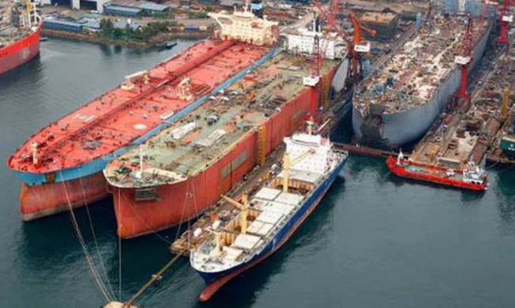 Πρώτη φορά Αριστερά... Χαϊδεύει τους εφοπλιστές, σκοτώνει τους συνταξιούχους!