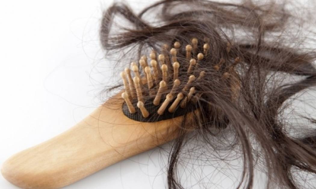 Τριχόπτωση λόγω άγχους: Πώς θα την αντιμετωπίσετε αποτελεσματικά