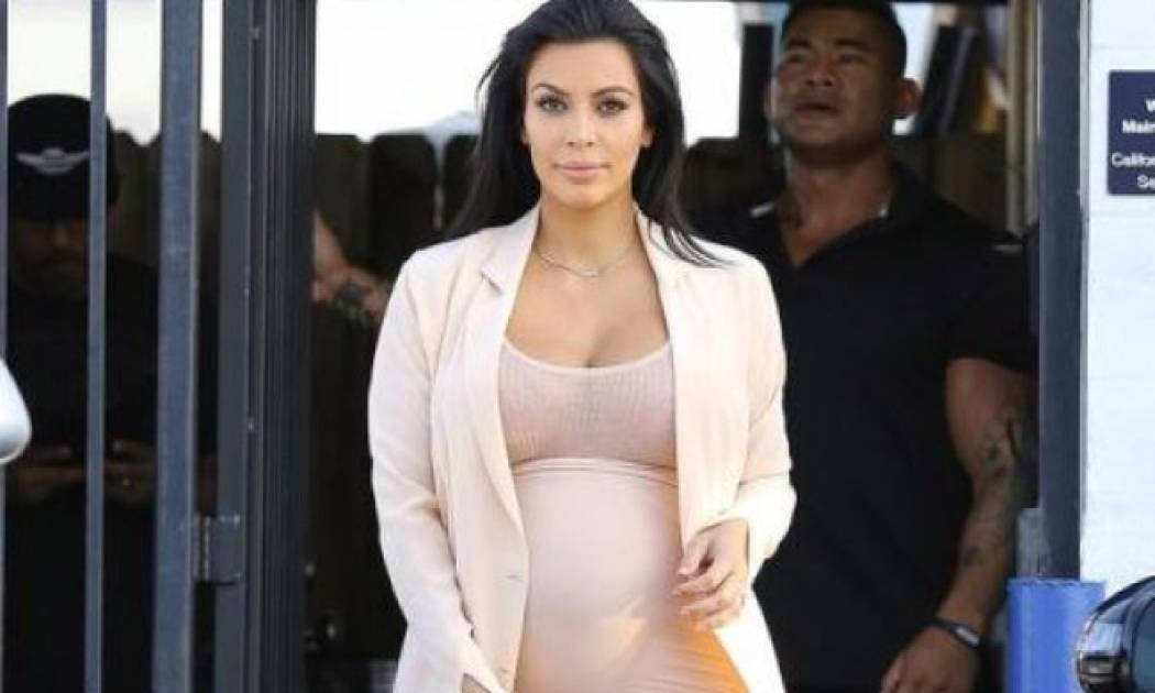 Επιτέλους! H Kim Kardashian έφερε στον κόσμο τον γιο της!!