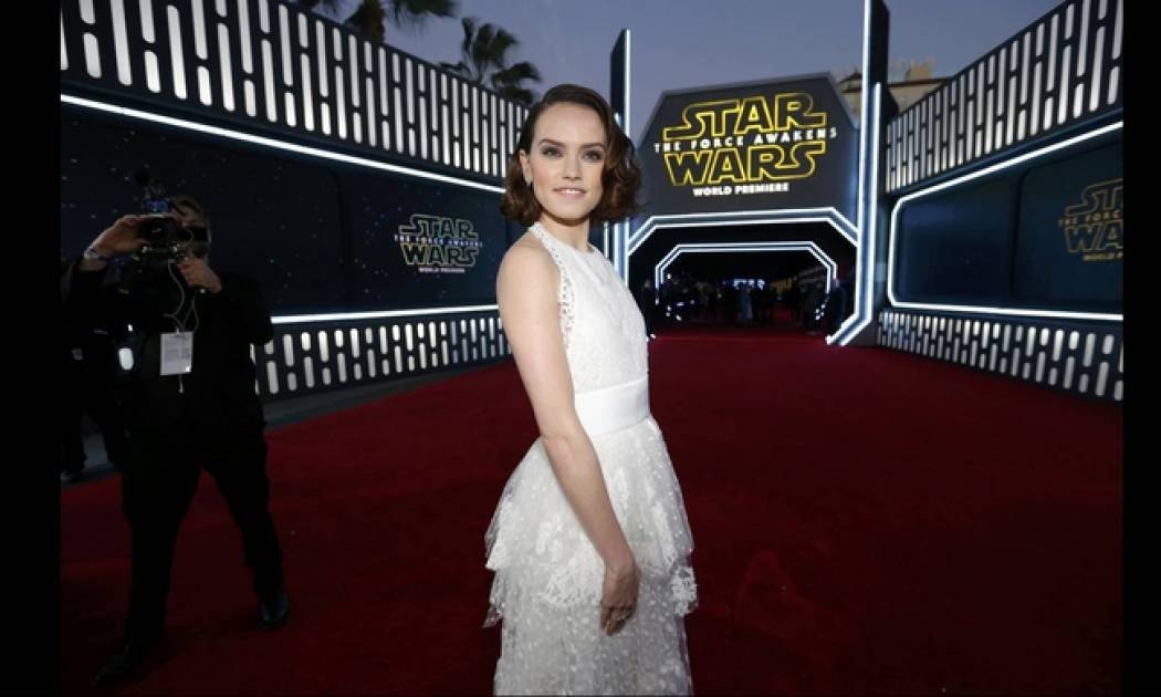Στην επίσημη πρεμιέρα του Star Wars, The Force Awakens το Χόλιγουντ εξερράγη