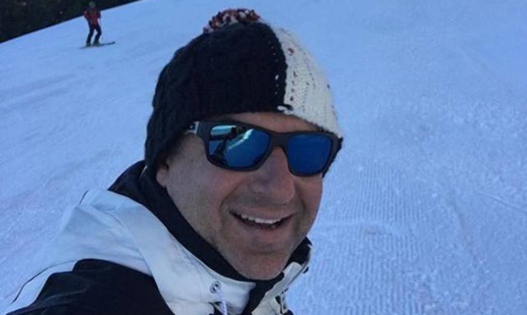 Δείτε τον γιο της Φαίης Σκορδά και του Γιώργου Λιάγκα να κάνει σκι!