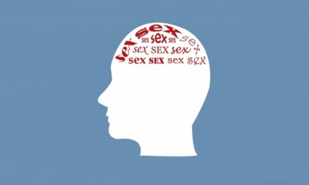Σκέφτεστε συνέχεια το σεξ; Ποια συνήθειά σας το «προδίδει»
