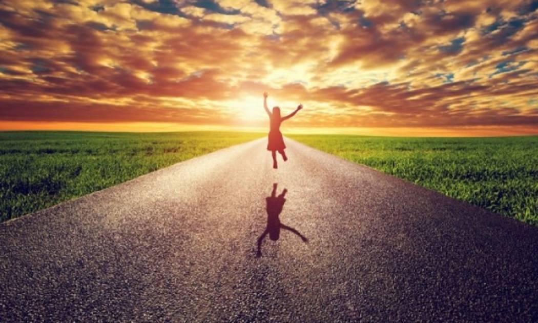 Πού βρίσκεται η ευτυχία; Αυτά είναι τα τρία μυστικά της σύμφωνα με το Χάρβαρντ