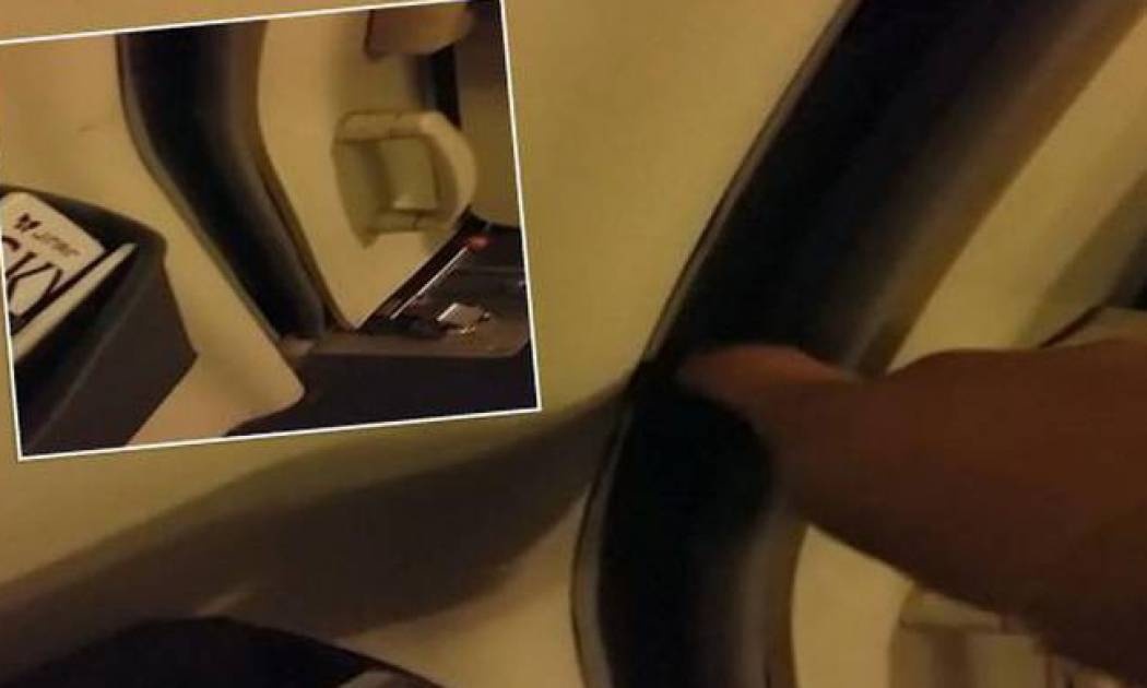 Τρόμος στον αέρα: Αεροπλάνο πετούσε με ανοιχτή... πόρτα! (video)